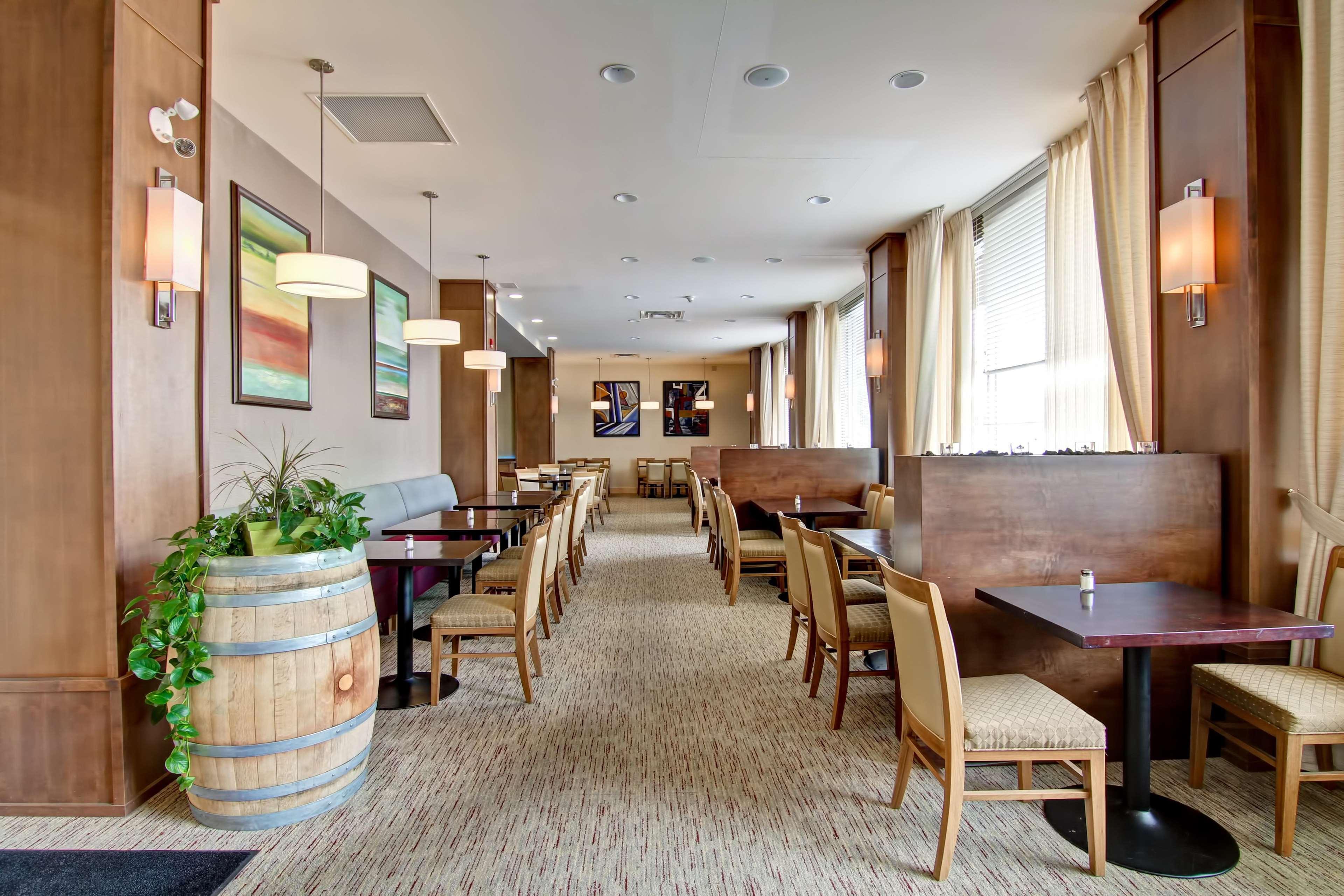 Hotel Doubletree By Hilton - Kamloops Exterior foto