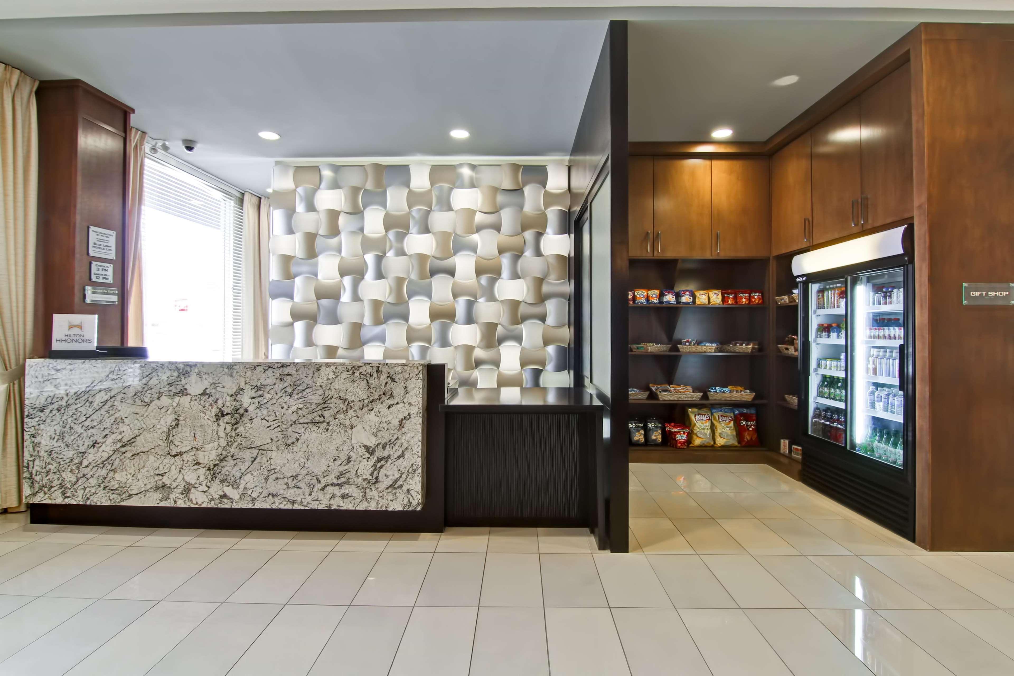 Hotel Doubletree By Hilton - Kamloops Exterior foto