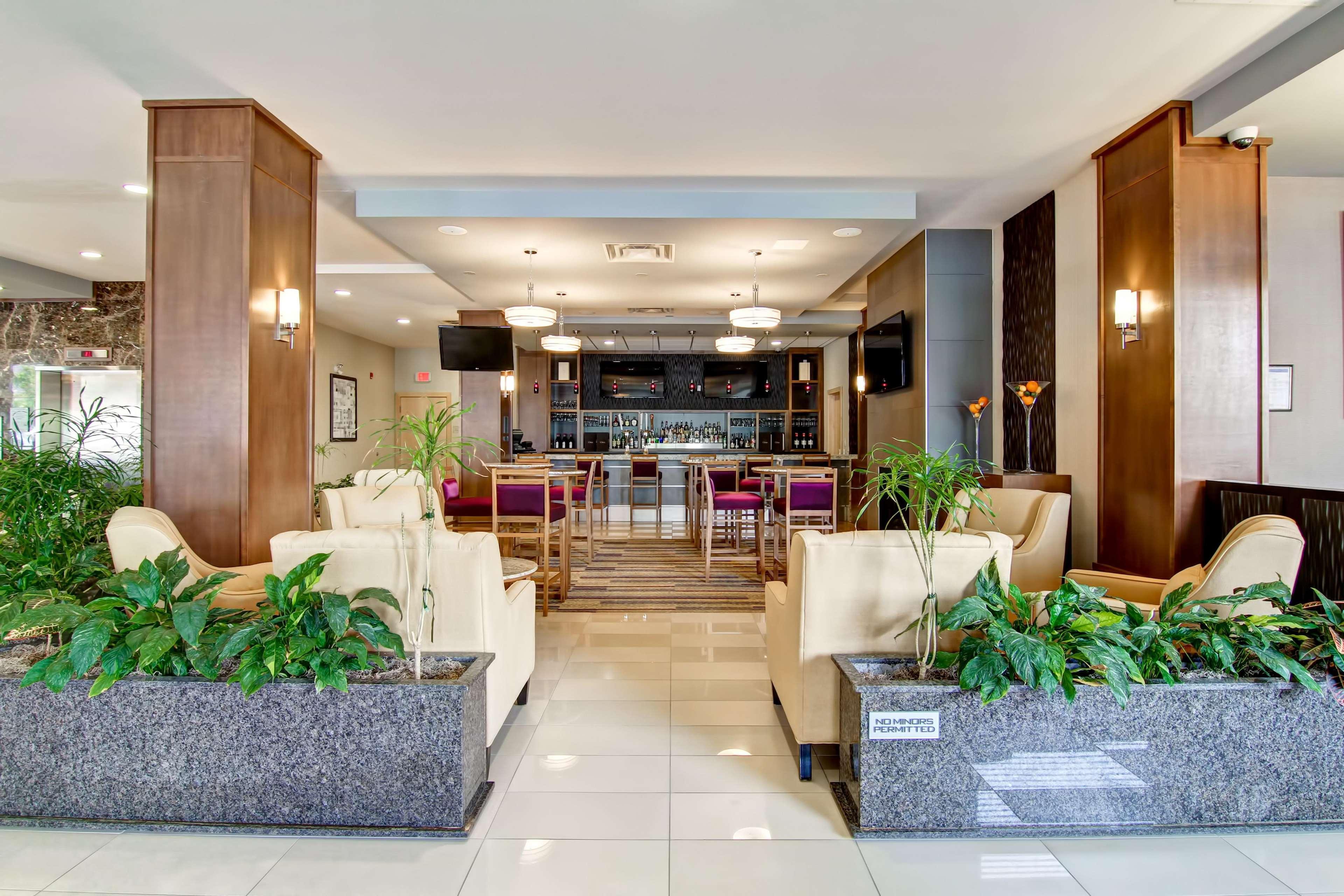 Hotel Doubletree By Hilton - Kamloops Exterior foto