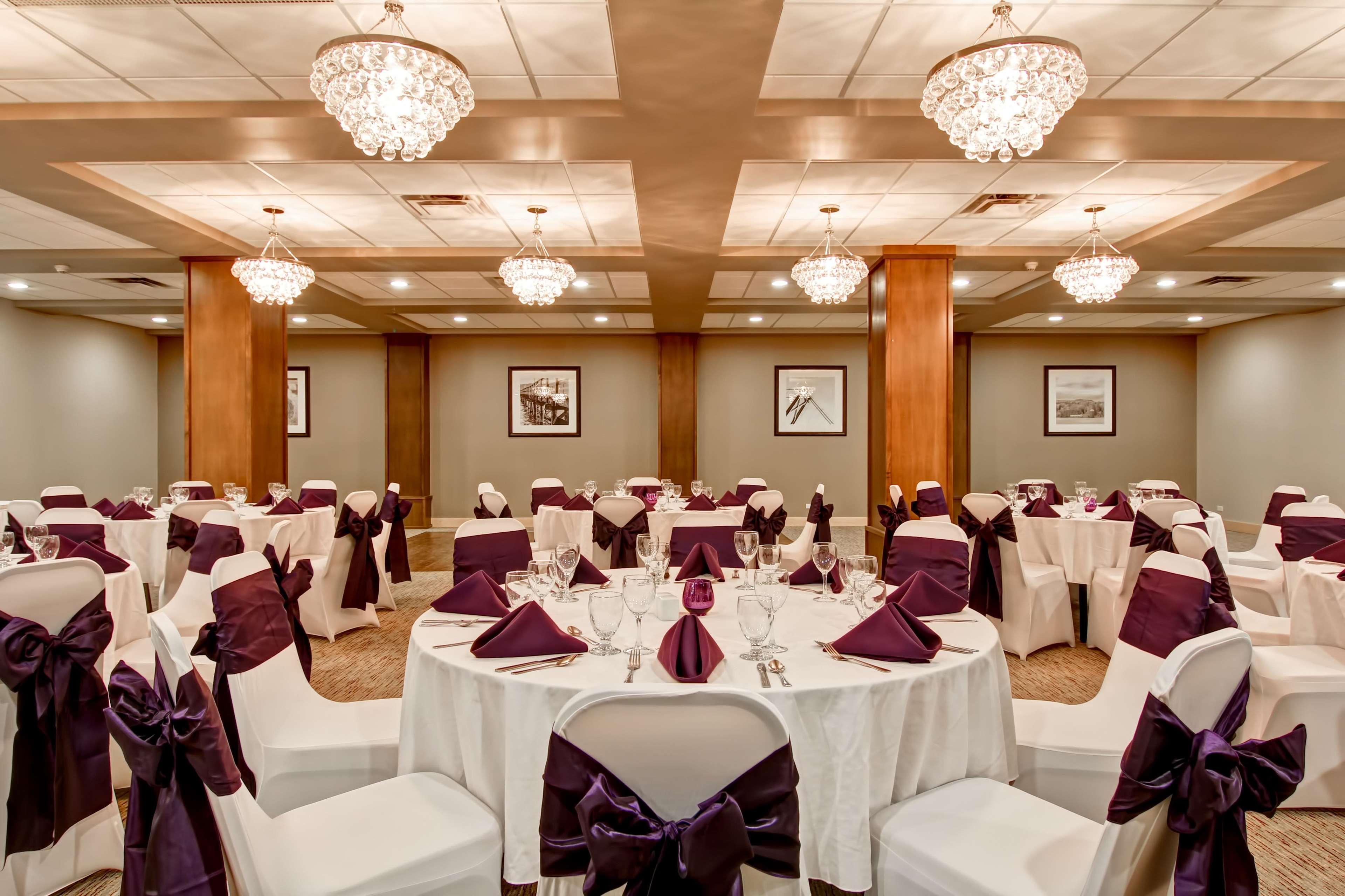 Hotel Doubletree By Hilton - Kamloops Exterior foto