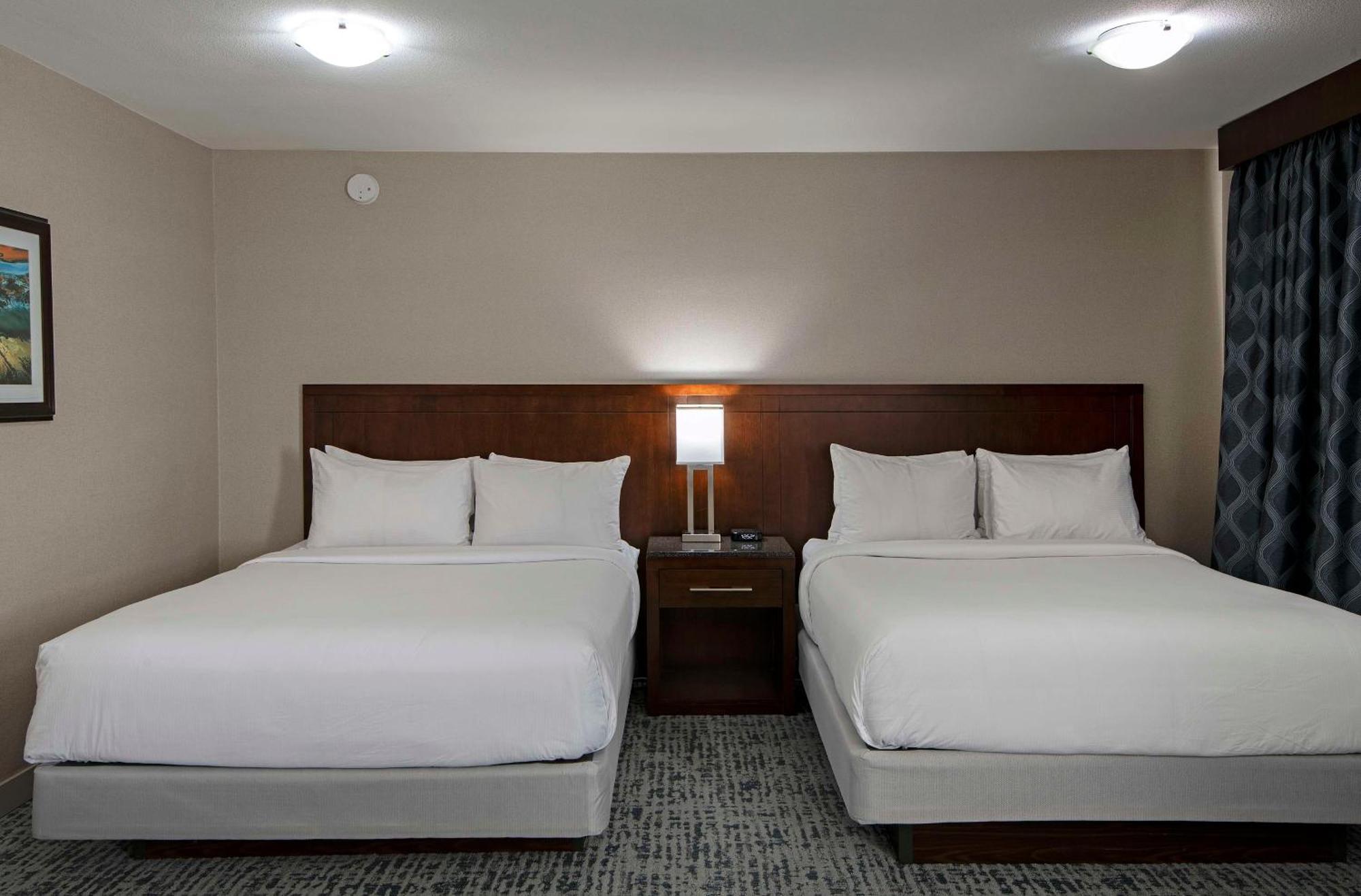 Hotel Doubletree By Hilton - Kamloops Exterior foto
