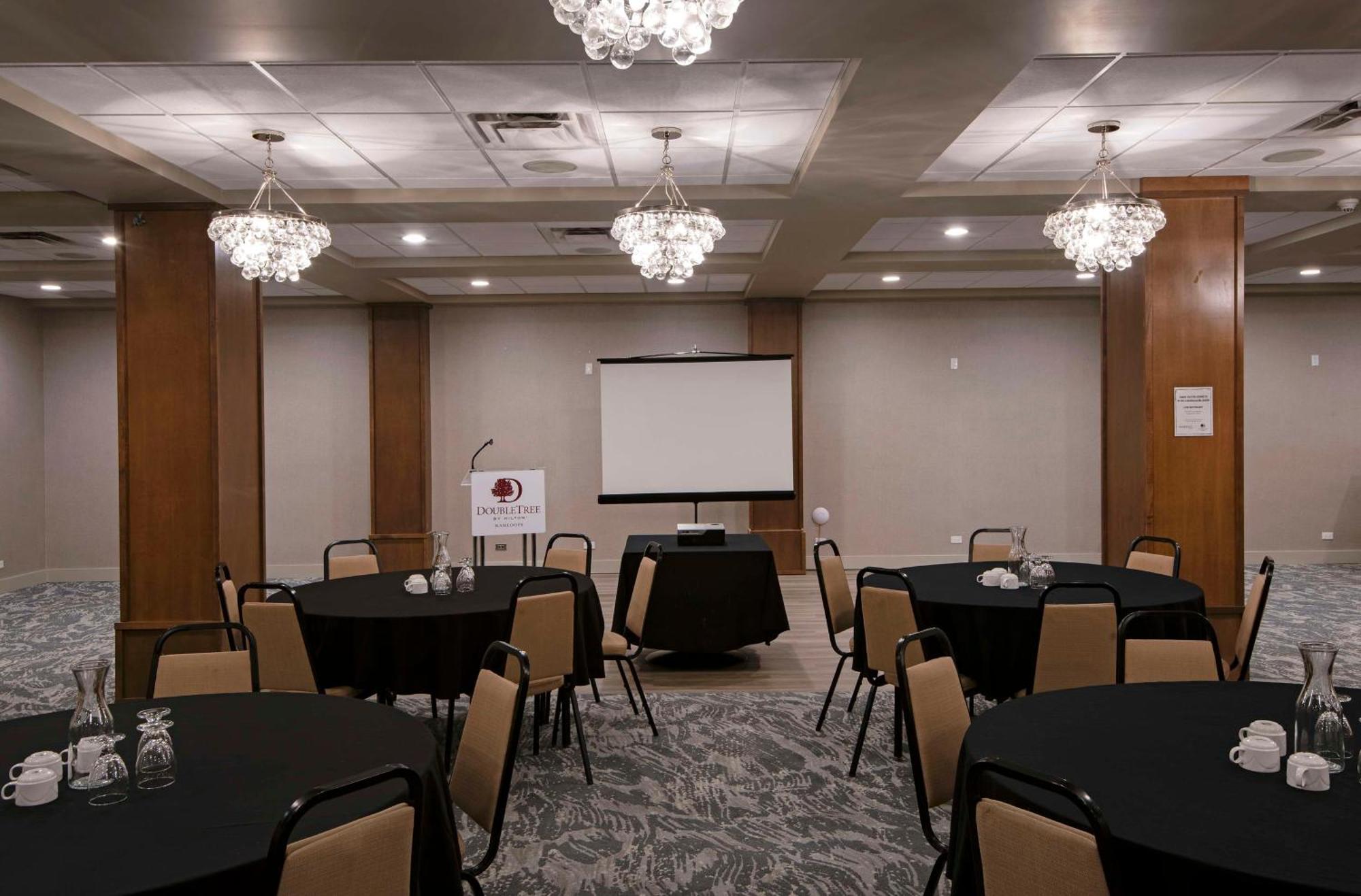 Hotel Doubletree By Hilton - Kamloops Exterior foto