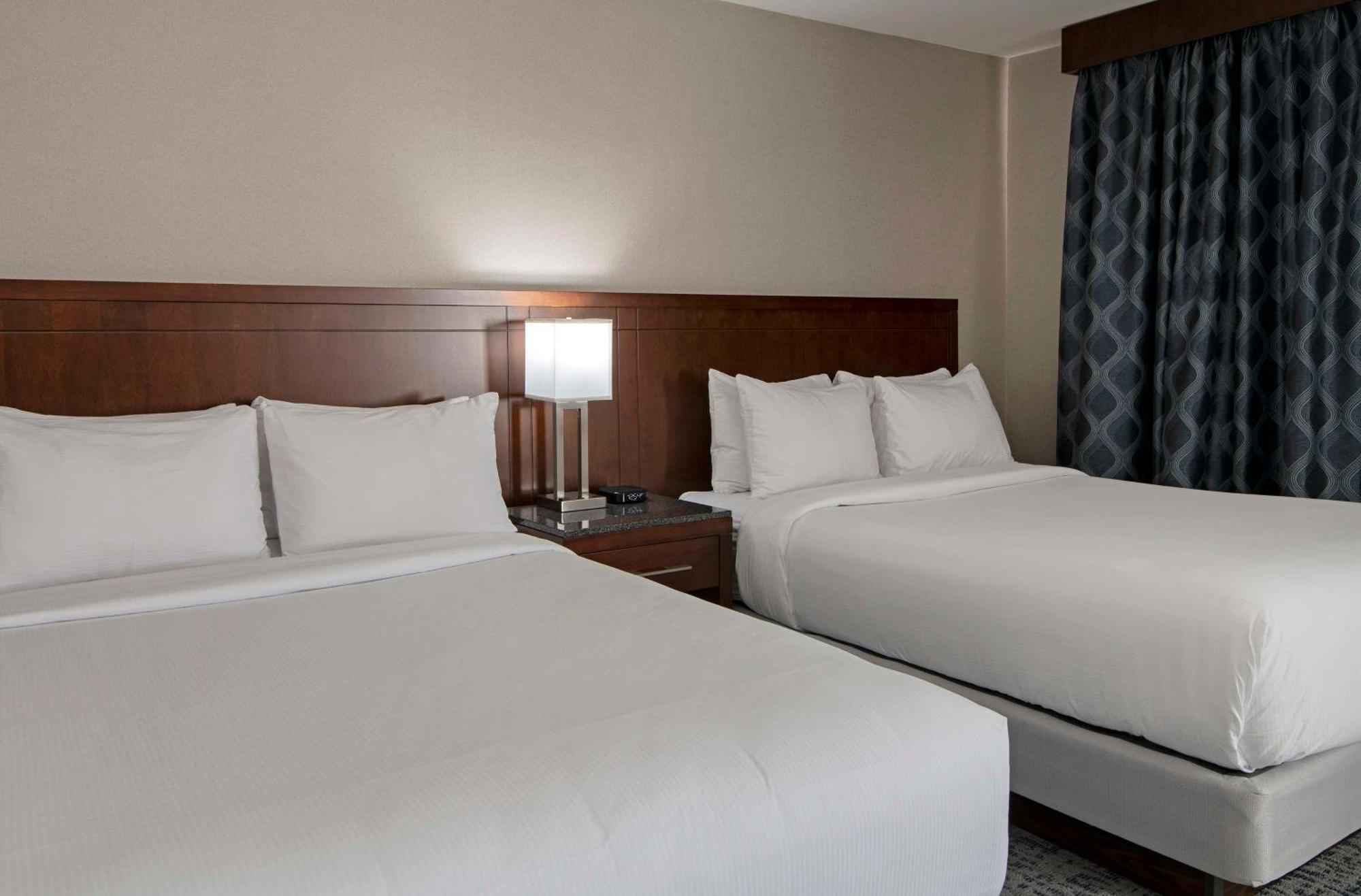 Hotel Doubletree By Hilton - Kamloops Exterior foto