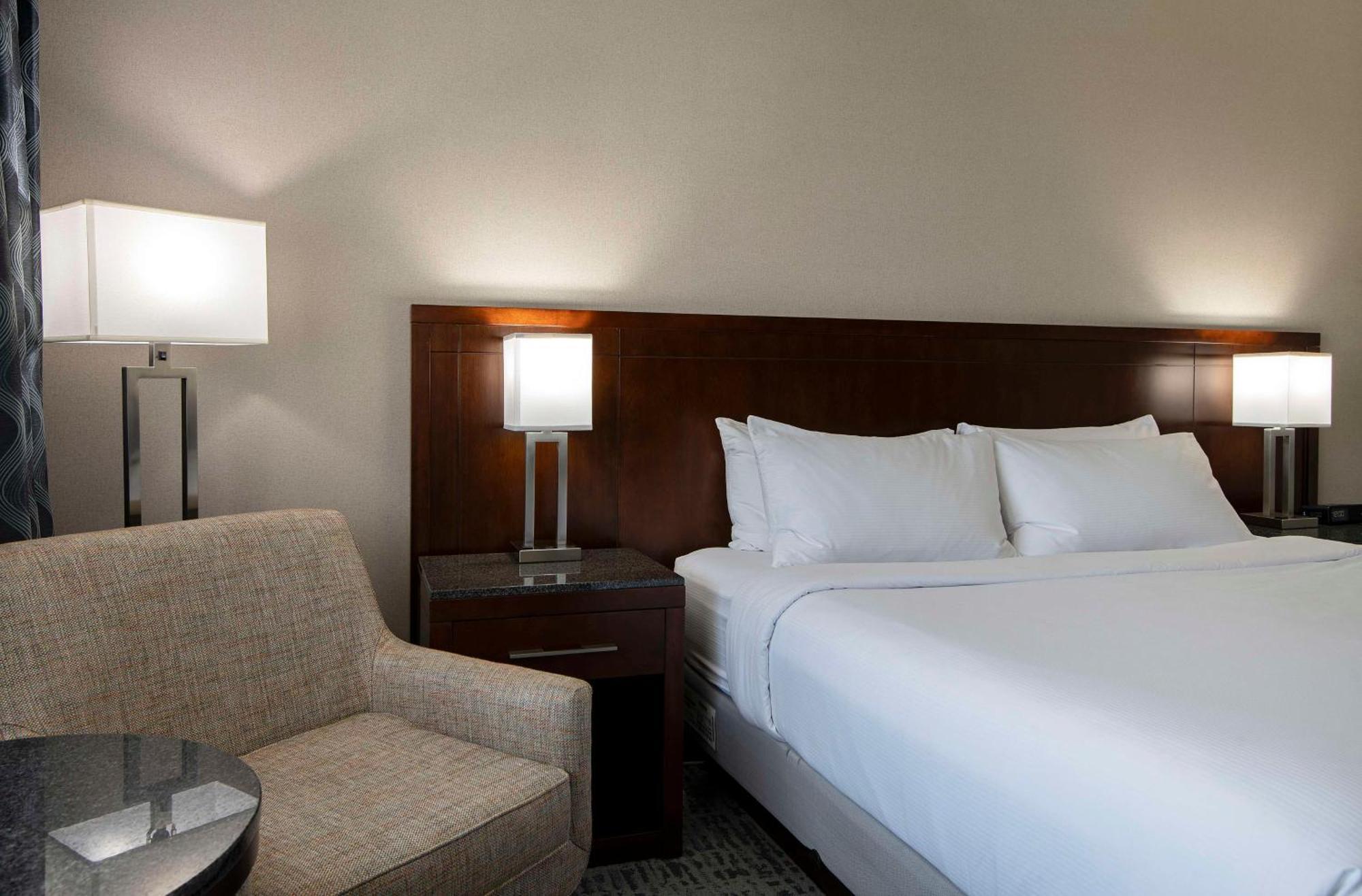 Hotel Doubletree By Hilton - Kamloops Exterior foto