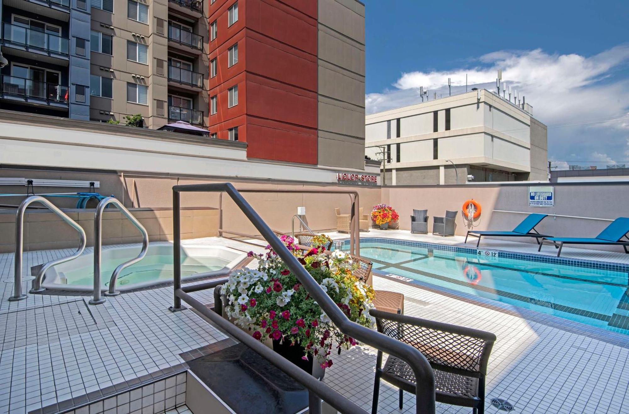 Hotel Doubletree By Hilton - Kamloops Exterior foto