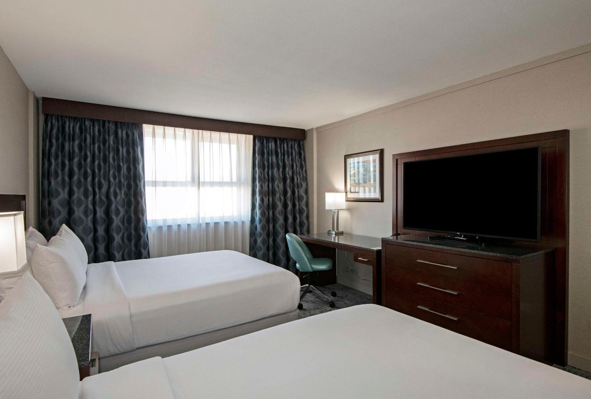 Hotel Doubletree By Hilton - Kamloops Exterior foto